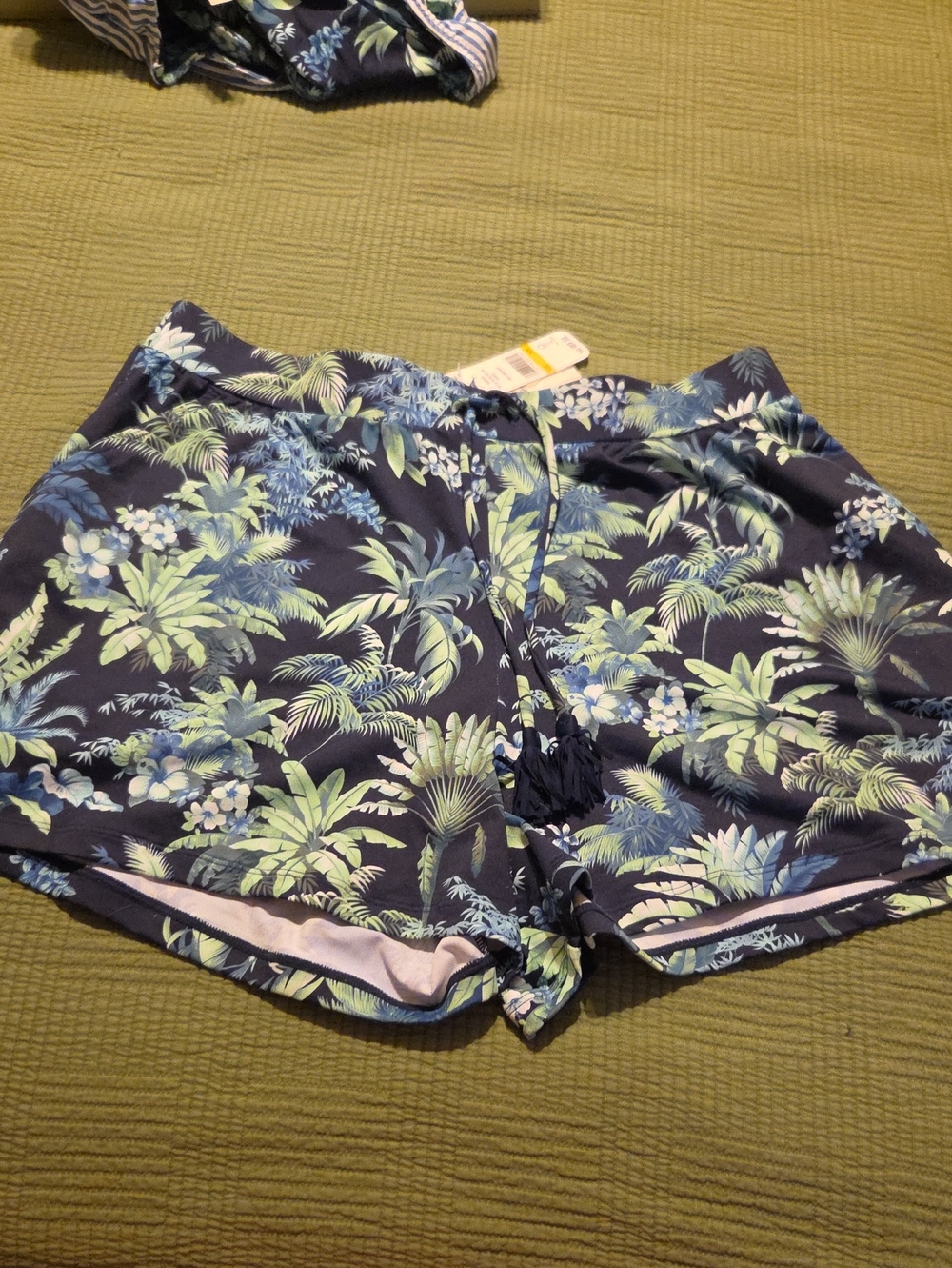 Tommy Bahama Navy Tropical Print Women’s Shorts